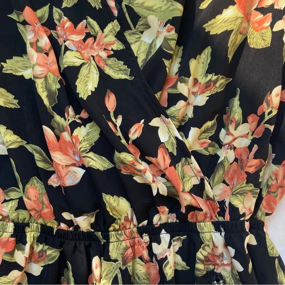 One Clothing Floral Romper - Picture 5 of 9